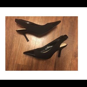 Ellen Tracy Sling back heels
