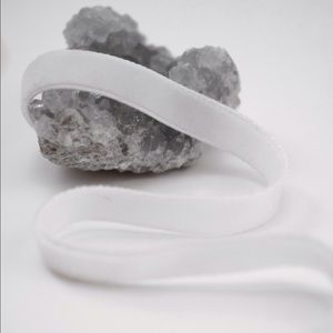 White velvet choker