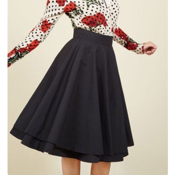 ModCloth Dresses & Skirts - Essential elegance skirt in black