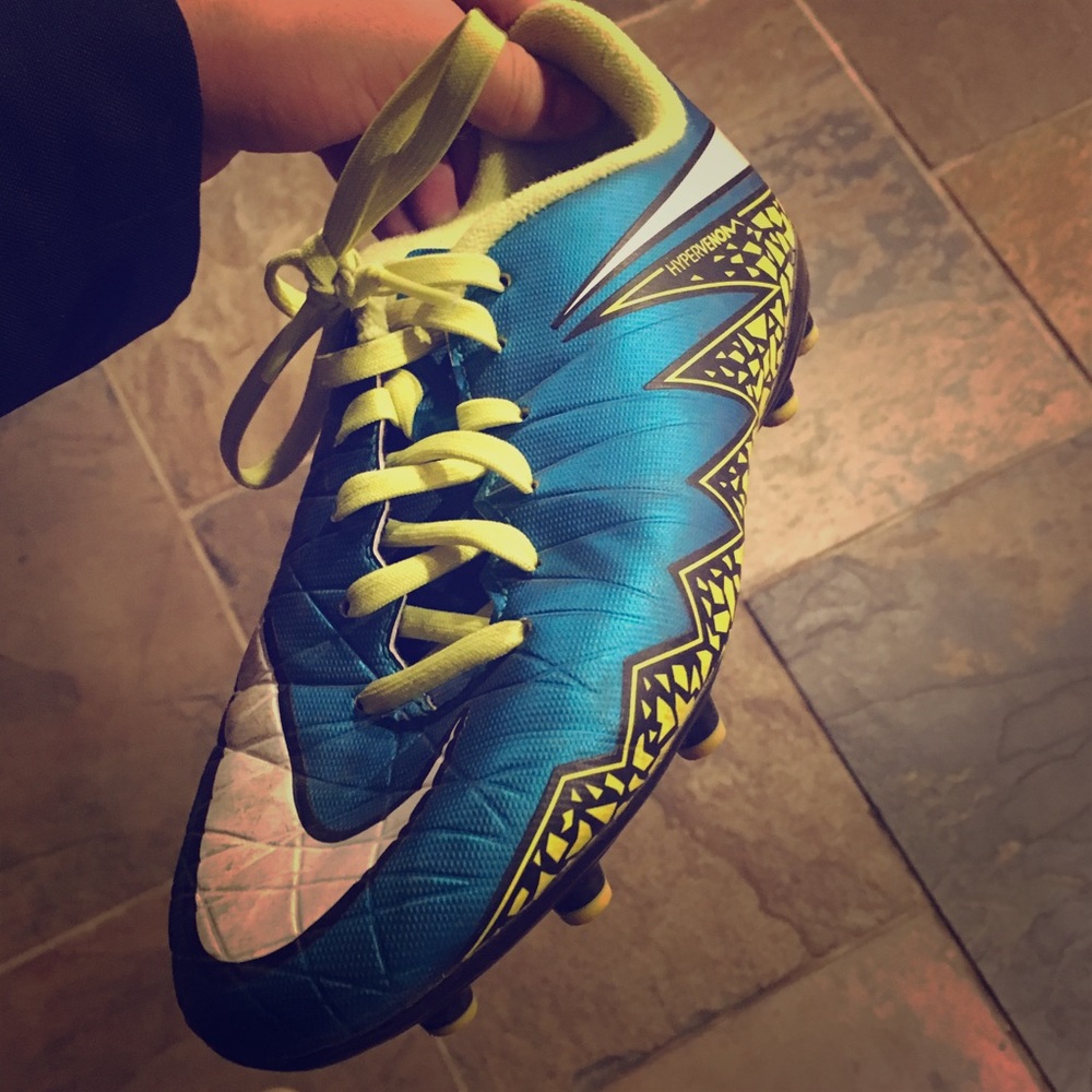 Soccer cleats