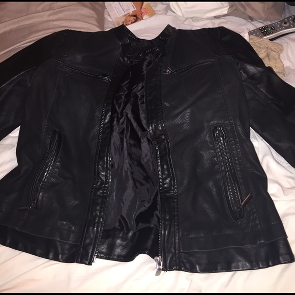 Leather jacket - Picture 1 of 1