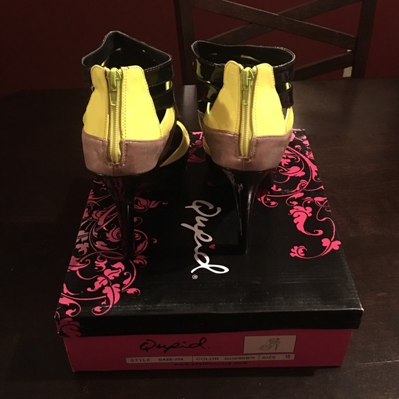 Metallic Heels! - Picture 4 of 5