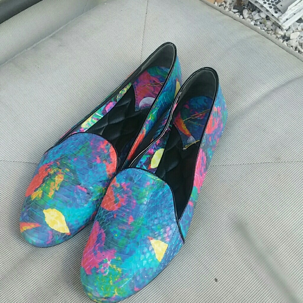 Brian Atwood Flats - Picture 2 of 3