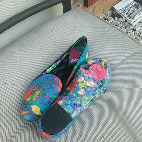 Brian Atwood Flats - Picture 3 of 3