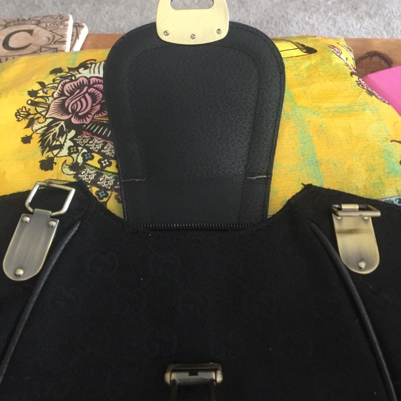 Authentic new GUCCI purse. Very cute - Picture 4 of 4