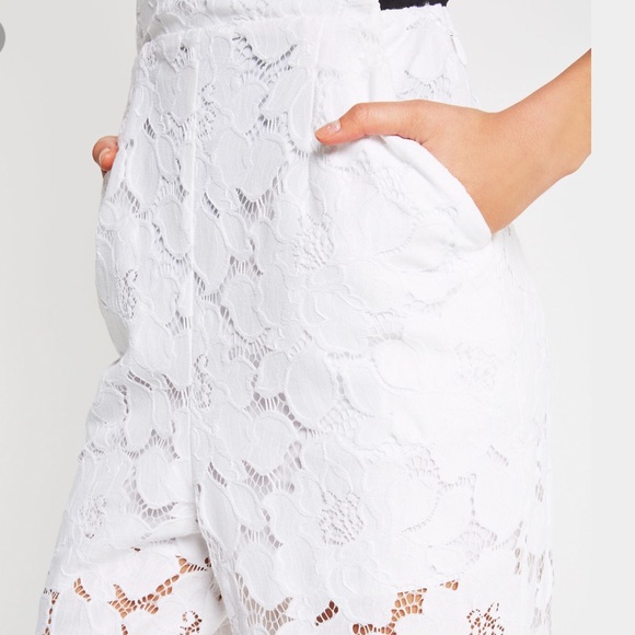 ❤️SOLD❤️BCBG White Lace Overall - Picture 4 of 7