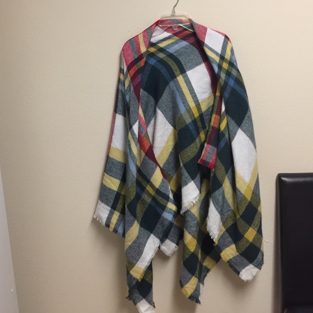 Checkered blanket scarf