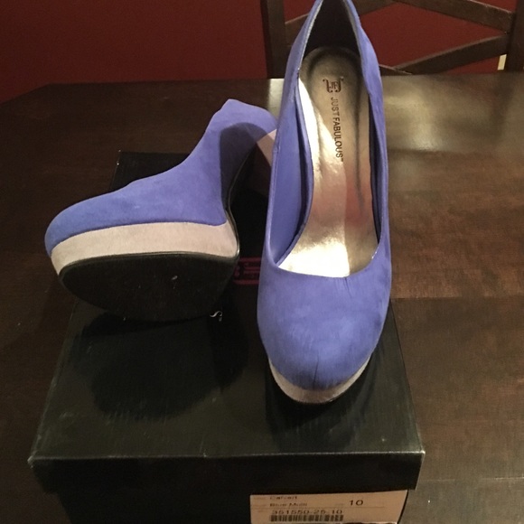 Blue & Grey Heels! - Picture 5 of 5