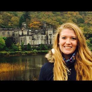 Meet your Posher, Lara
