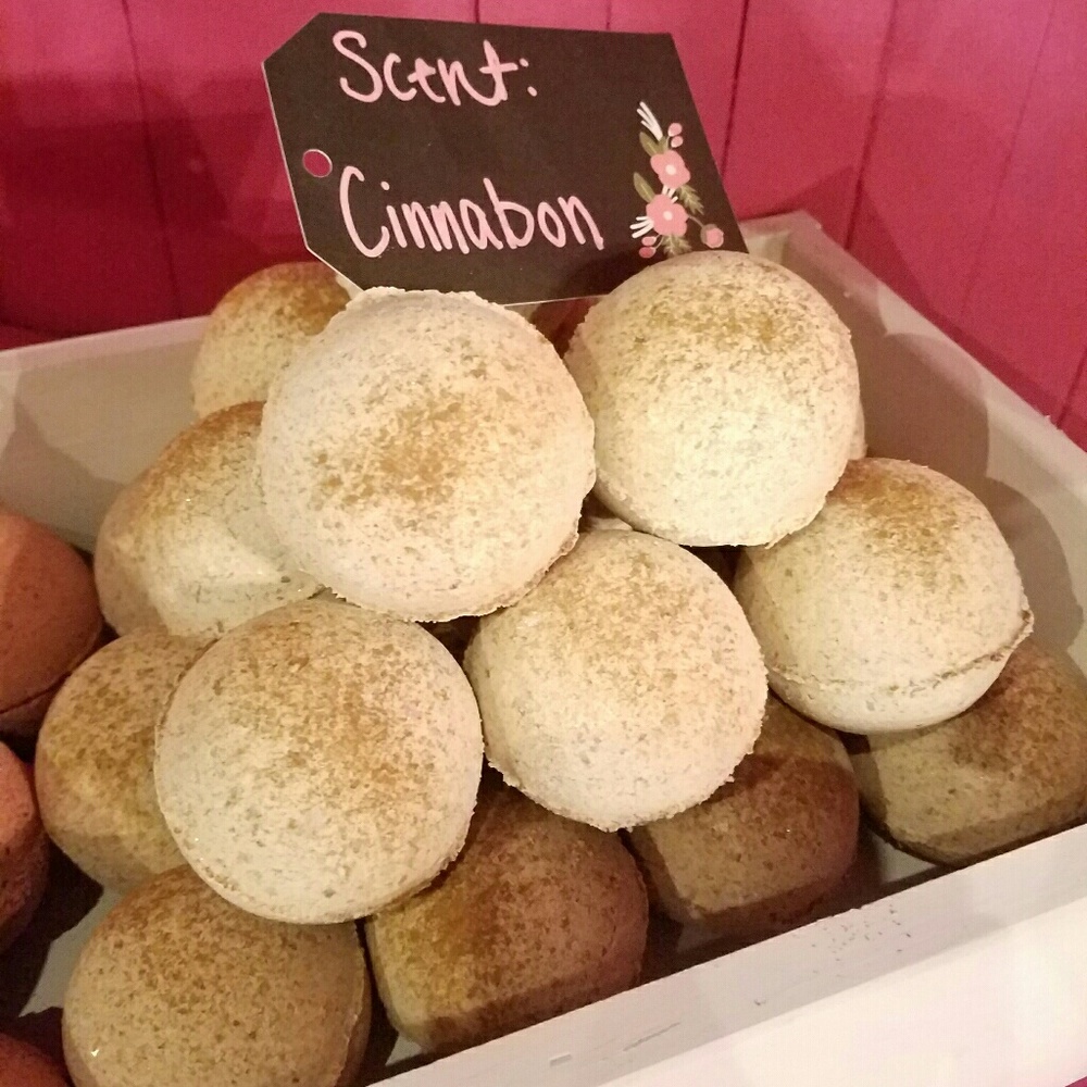 WHOLESALE CINNABON BATH BOMBS