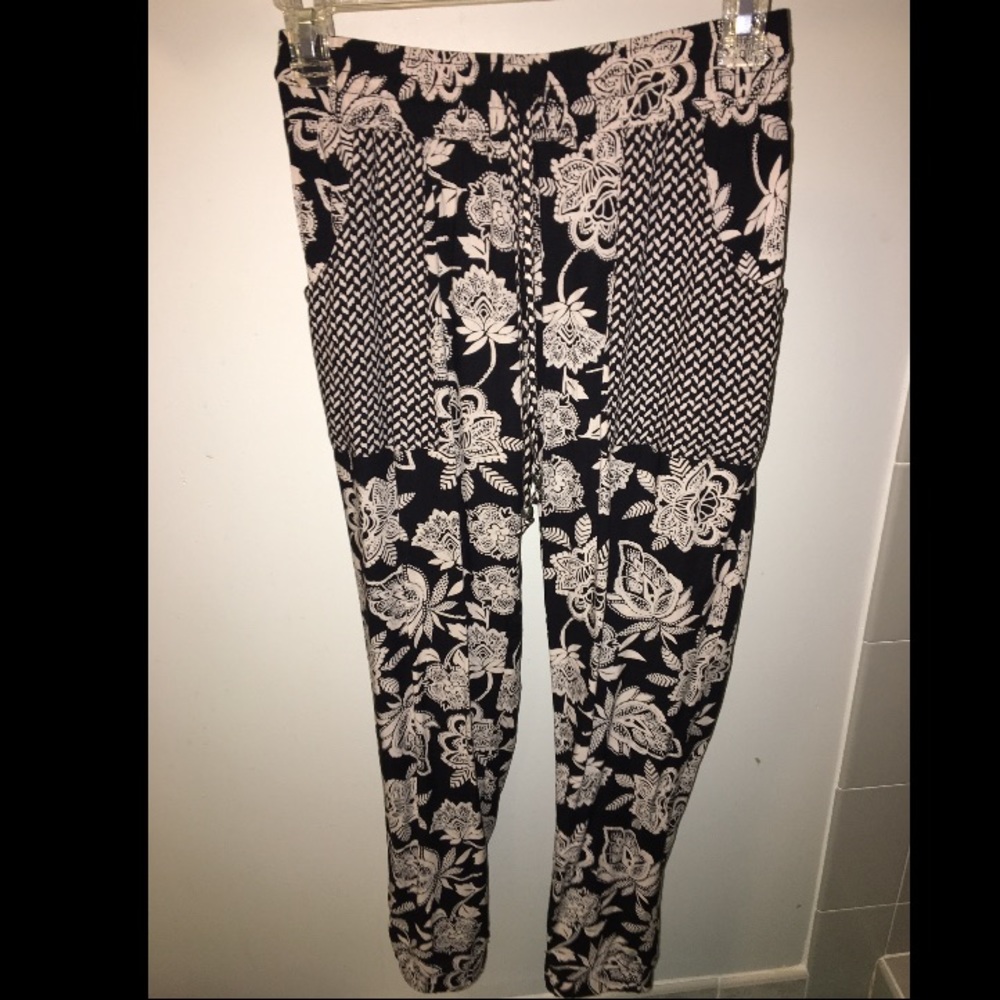 Sold...NWOT American Eagle Joggers