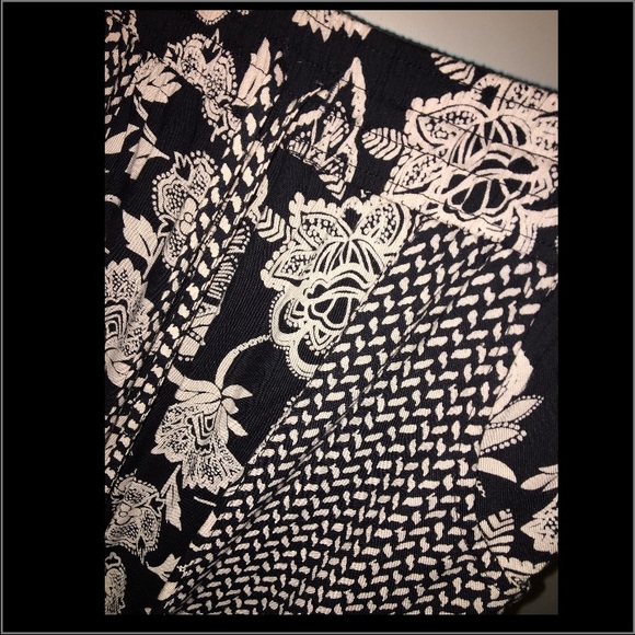 Sold...NWOT American Eagle Joggers - Picture 3 of 4