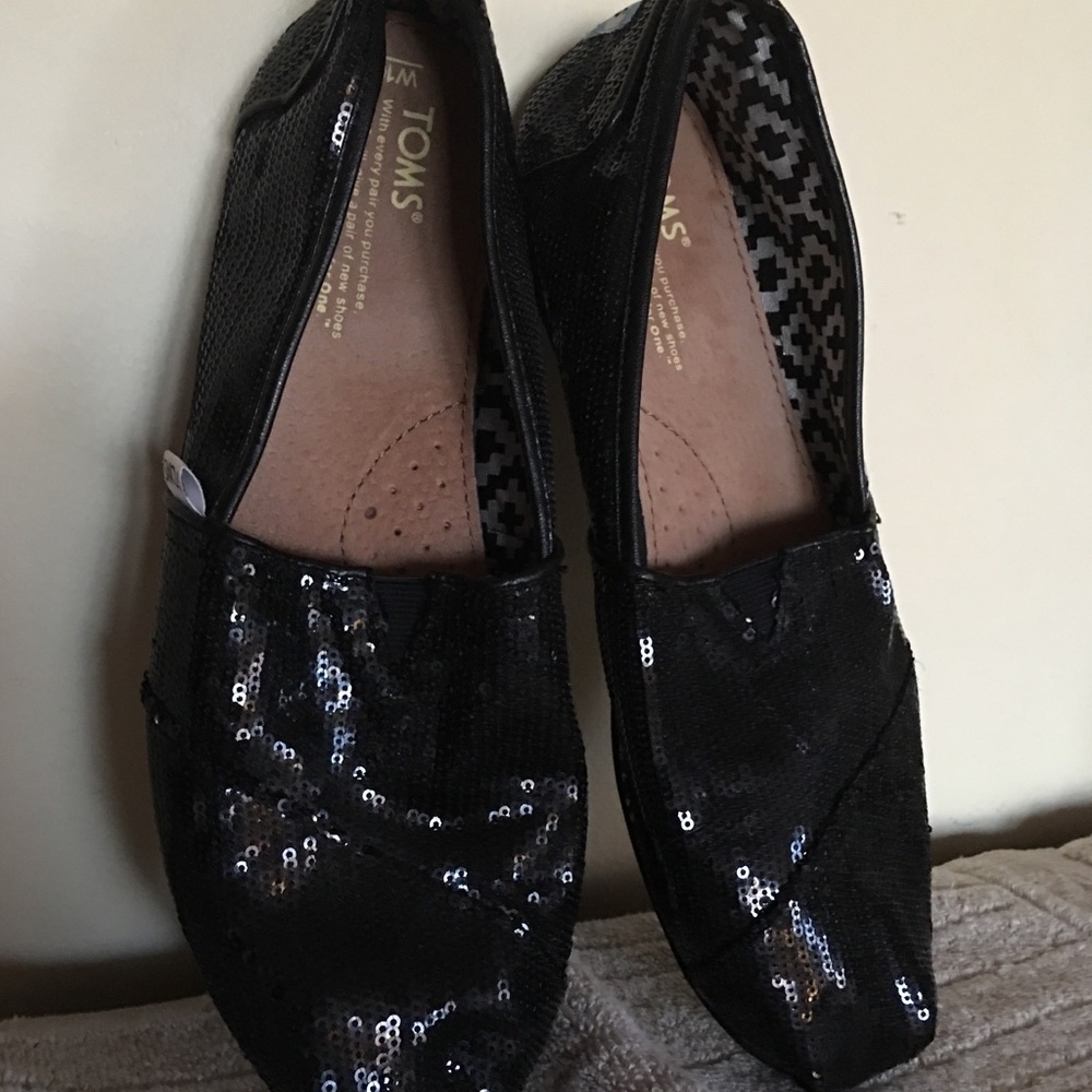 Black sequenced Toms