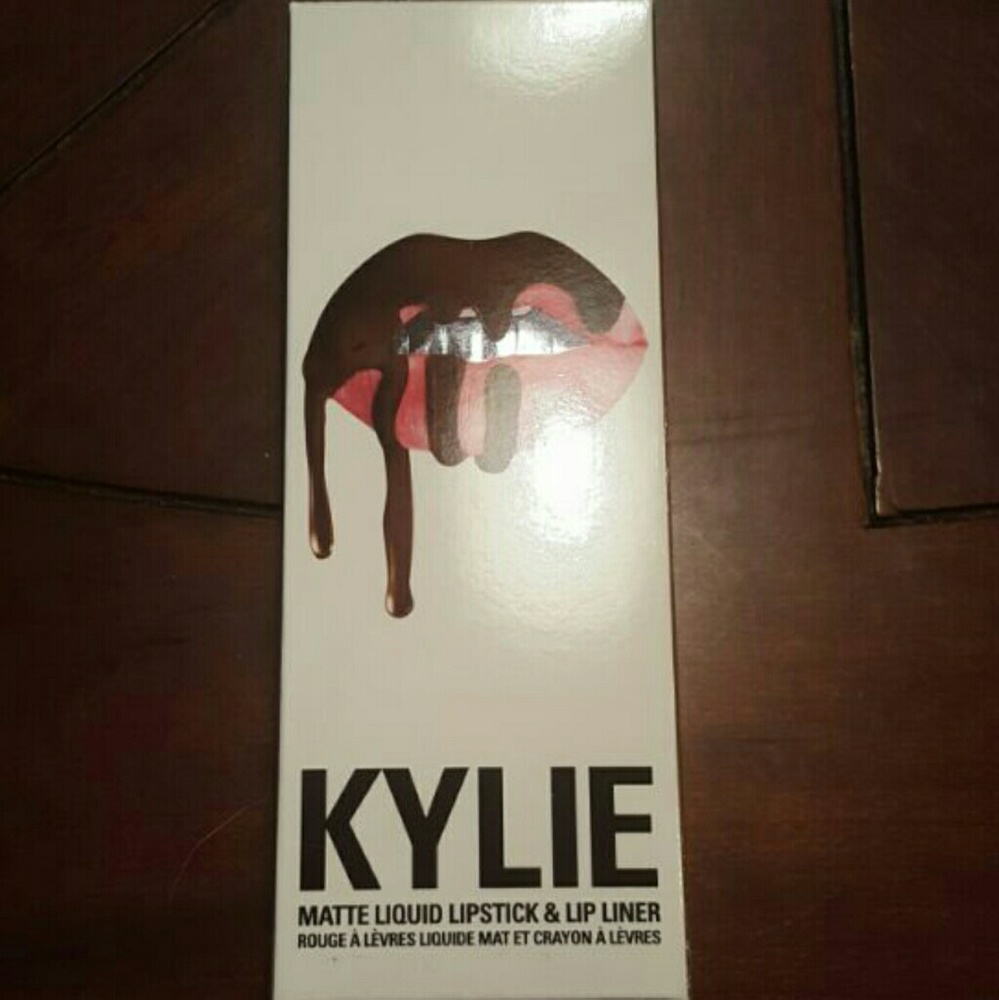 AUTHENTIC true brown k lip kit