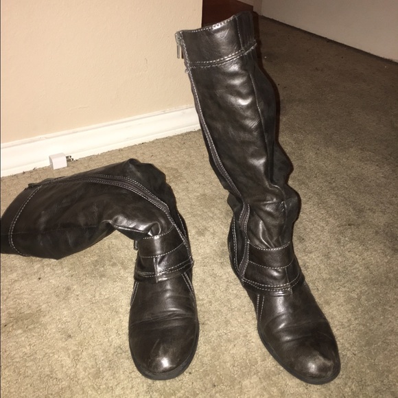 Boots - Picture 1 of 3