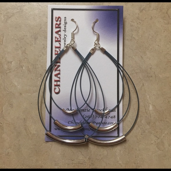 NAVY BLUE TEARDROP HOOP EARRINGS - Picture 1 of 1
