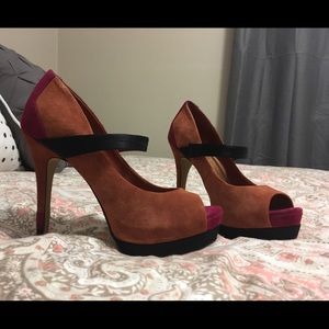 Jessica Simpson Ely, Burnt Sienna