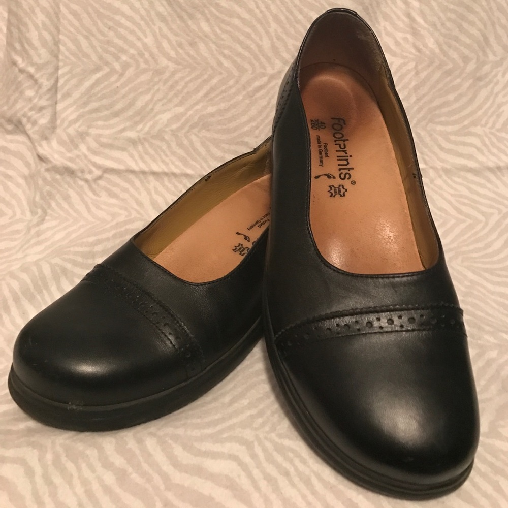 black leather flats w/ great arch support!