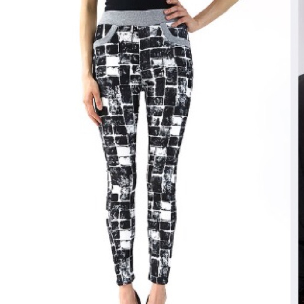 Indero Collection ~ Black & White Block Leggings