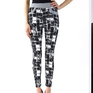 Indero Collection ~ Black & White Block Leggings