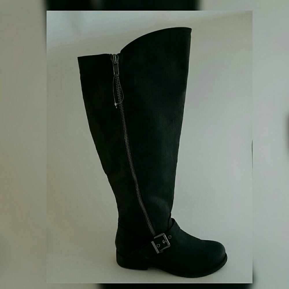 Carlos Santana wide calf size 8