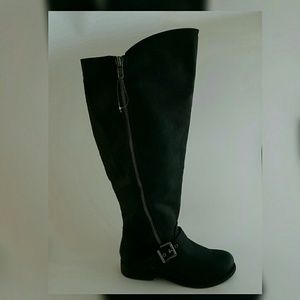 Carlos Santana wide calf size 8