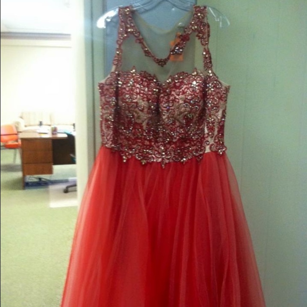 Beautiful prom dress!