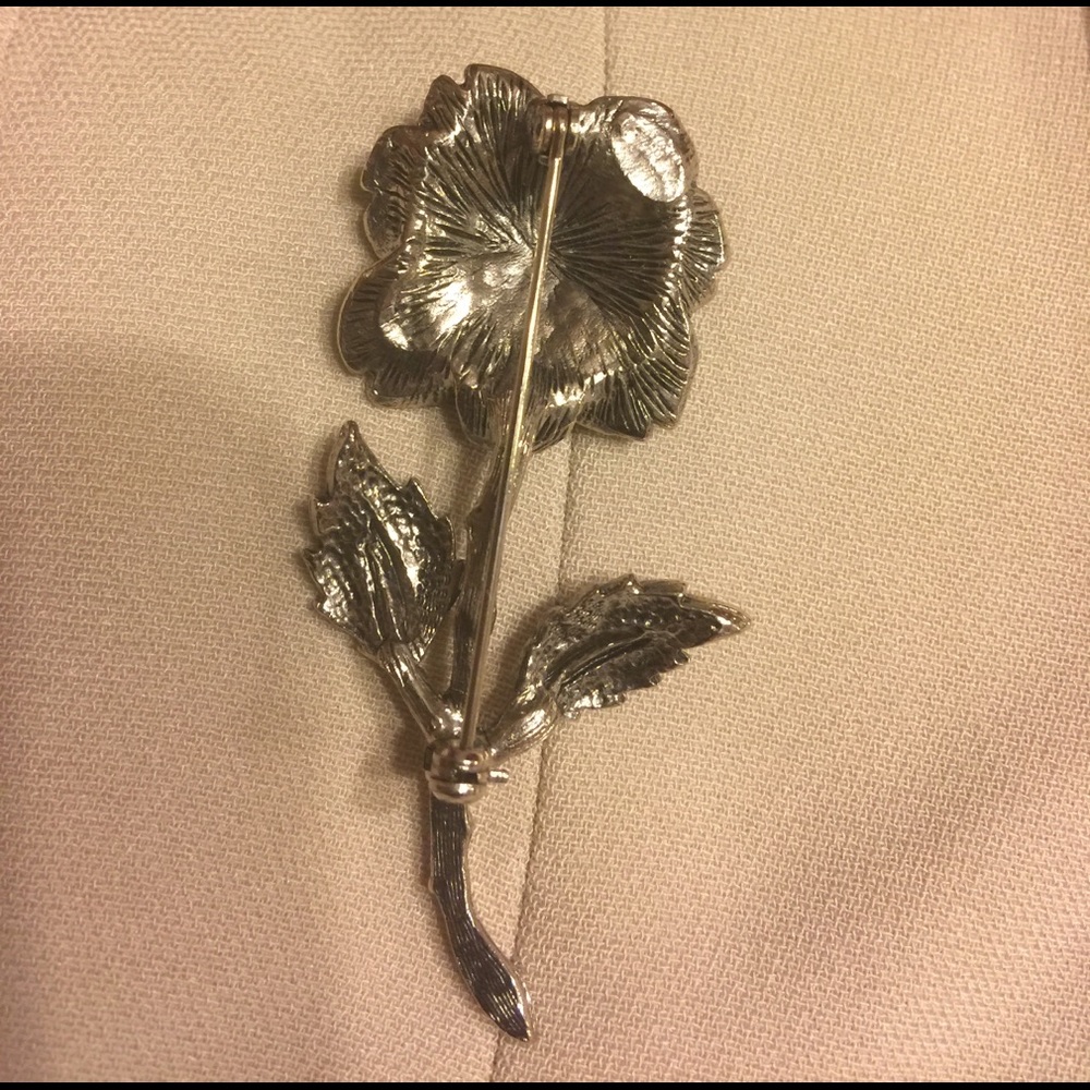 Rose Leaf Silver Brooch - Picture 3 of 4