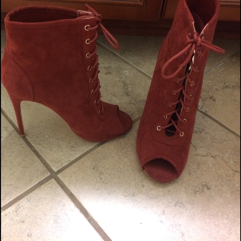 Beautiful Never Worn Heels