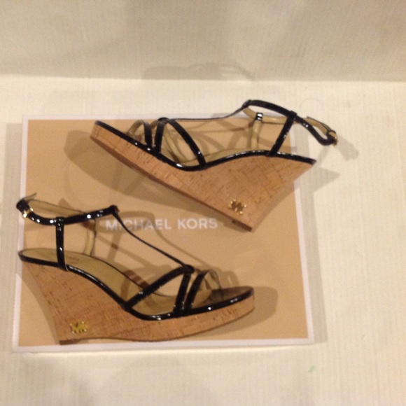 ❌SOLD ❌MICHAEL KORS KAMI WEDGE (Sz 8) - Picture 6 of 7