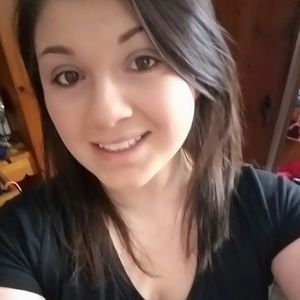 Meet your Posher, Dominique