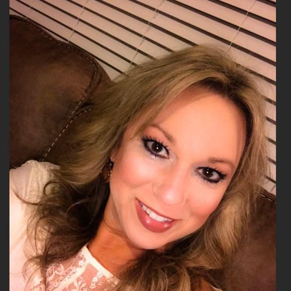 Meet your Posher, Shelly - Picture 1 of 1