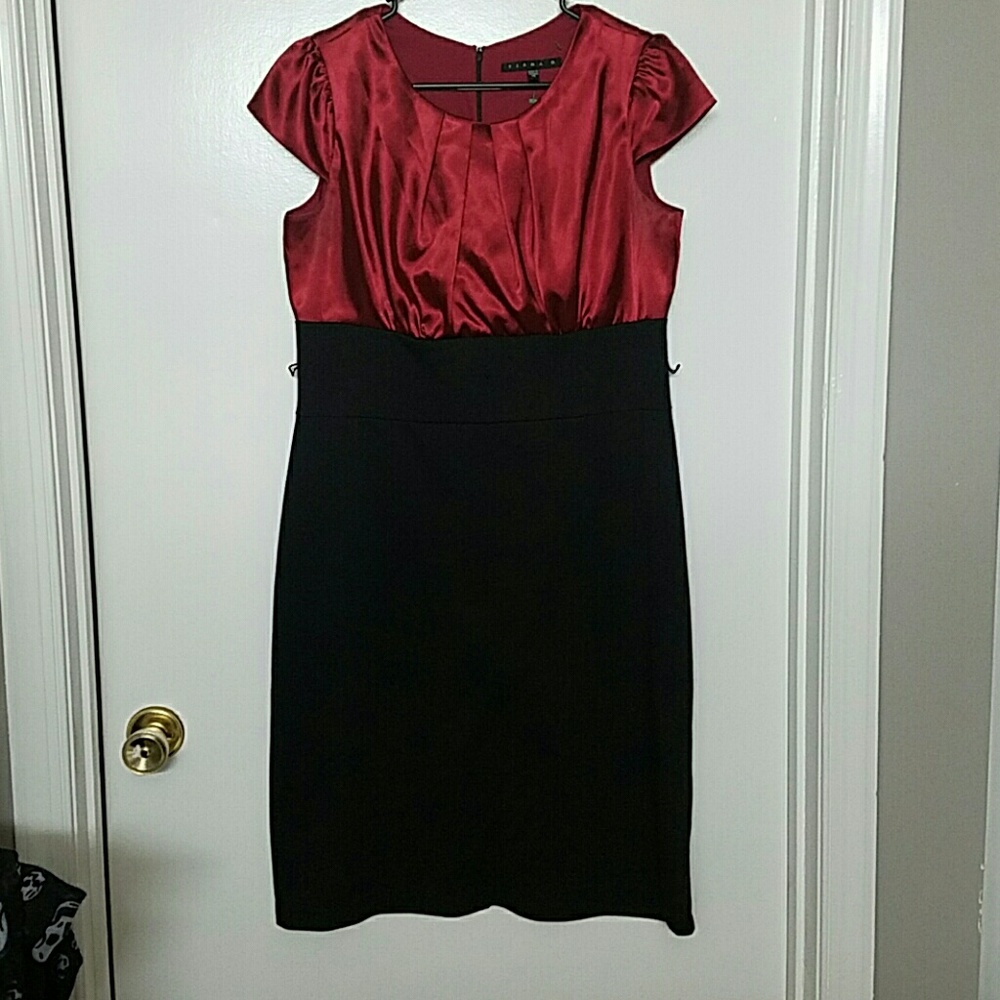 Black and red gorgeous formal party dress