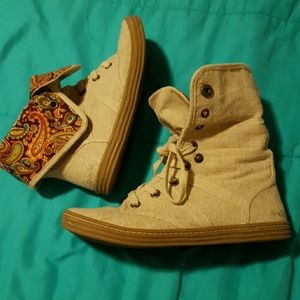 Blowfish shoes lightly used