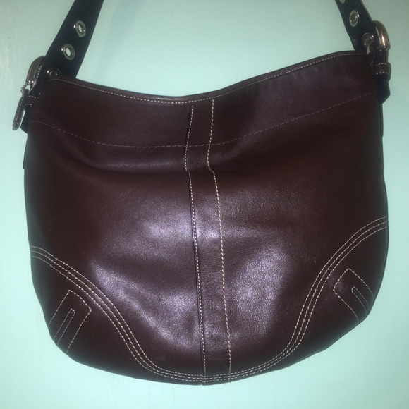 Brown leather coach hobo shoulder bag. - Picture 1 of 4