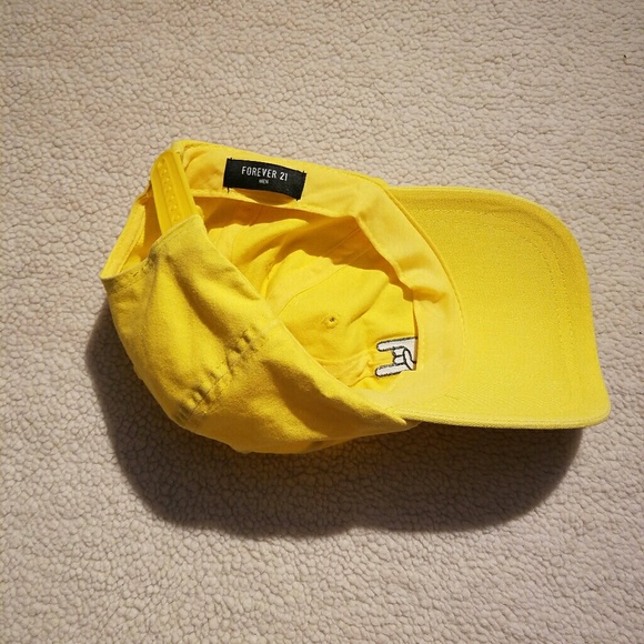 SOLD 🚫 Rocker Hat - Picture 2 of 2