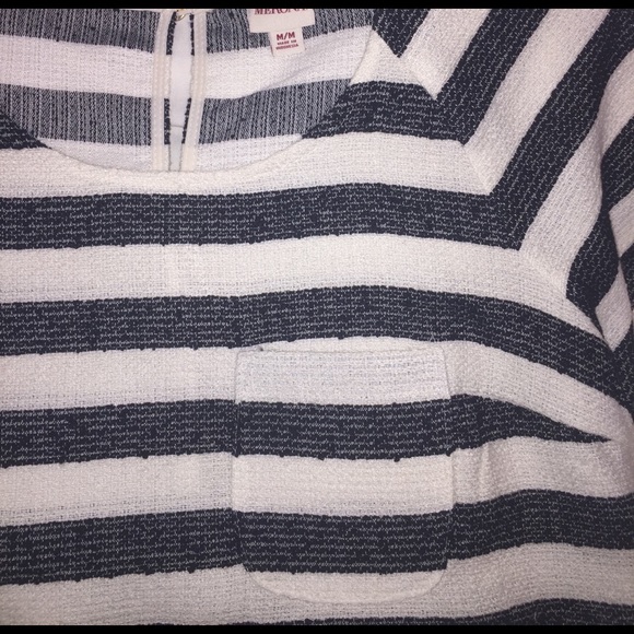 chic black &white striped top with pocket detail - Picture 2 of 3