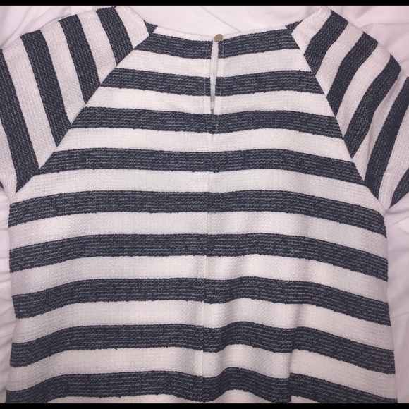 chic black &white striped top with pocket detail - Picture 3 of 3