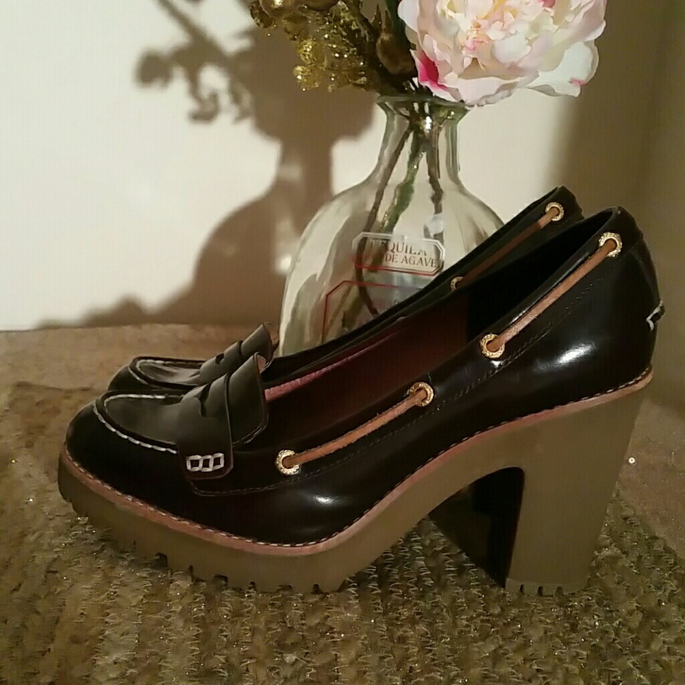 Sperry Top Sider heeled shoe