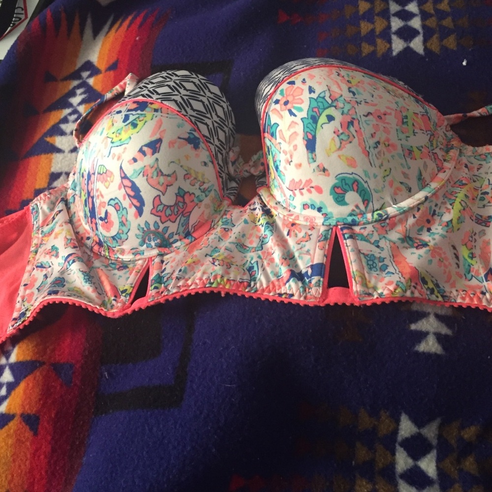 Victoria's Secret 34DD