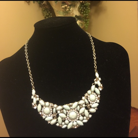 Beauty is in this Elegant Fashion Necklace - Picture 6 of 6
