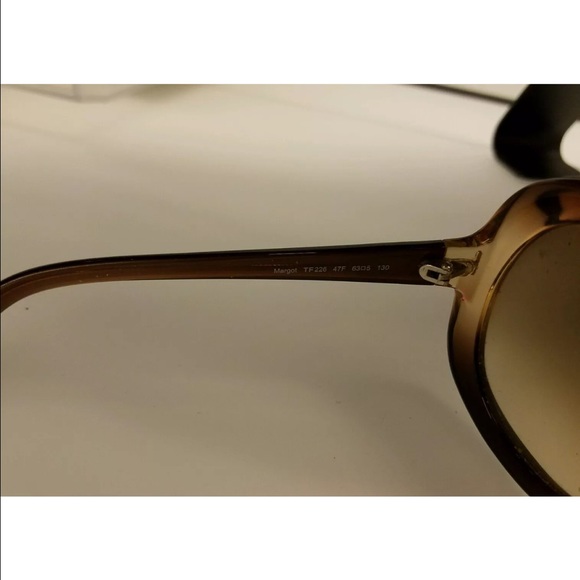 Authentic Tom Ford Margot Sunshades - Picture 6 of 7