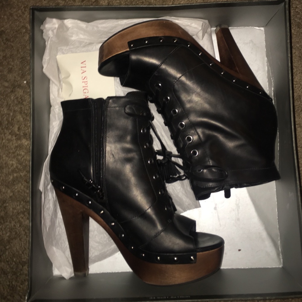 Never worn, Via Spiga open toe booties.