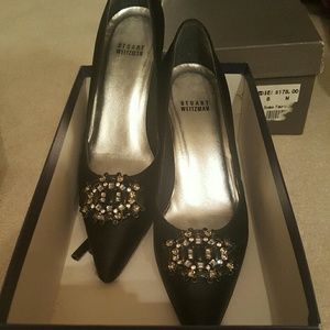 Stuart Weitzman broach black satin pump