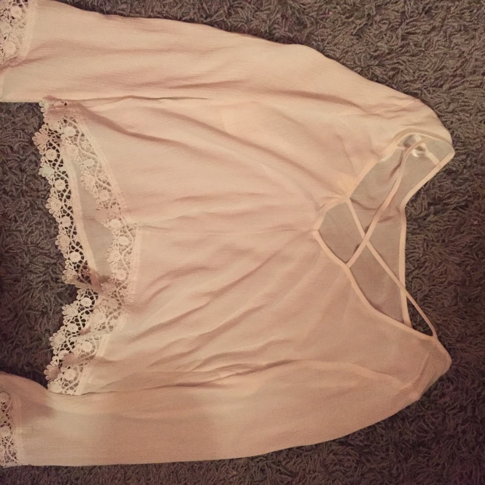 White lace sleeve shirt
