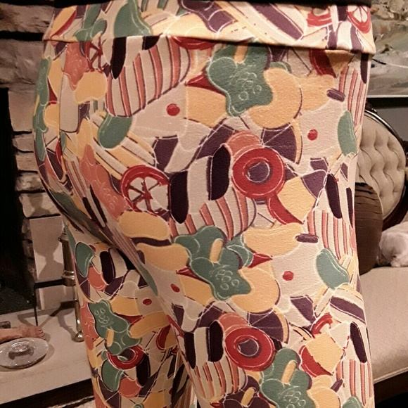 Lularoe Unicorn Rare Gummy Bear leggings - Picture 2 of 4