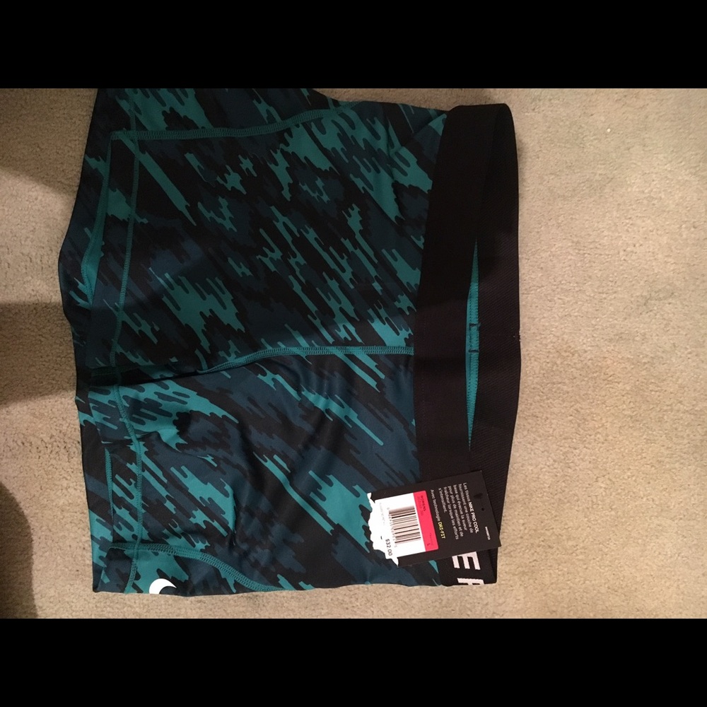 Nike Pro