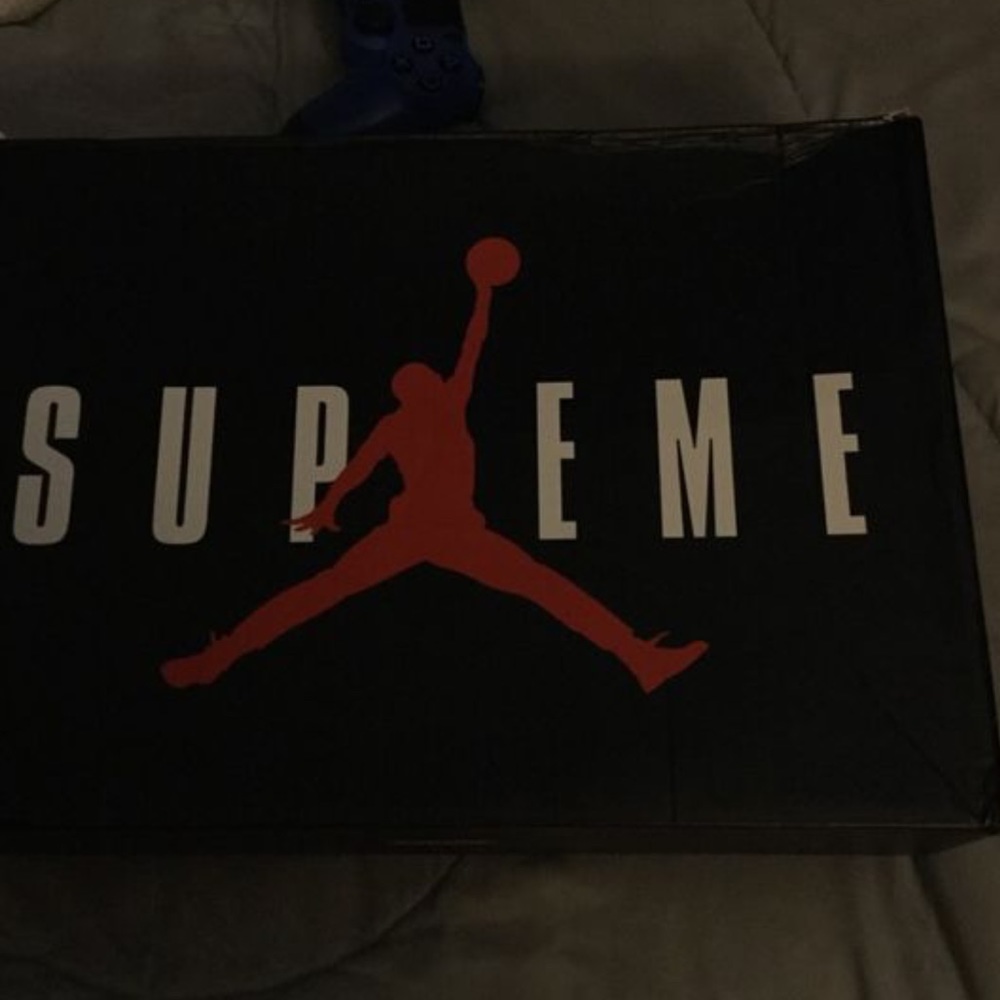 Jordan retro 5 x supreme