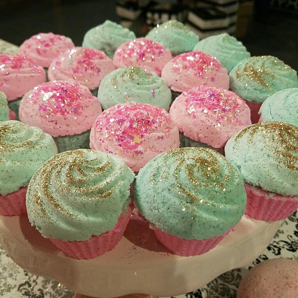 WHOLESALE CUPCAKE BATH BOMBS