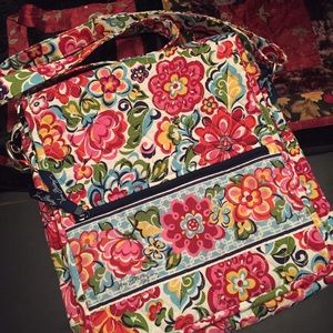 Vera Bradley messenger bag Never used